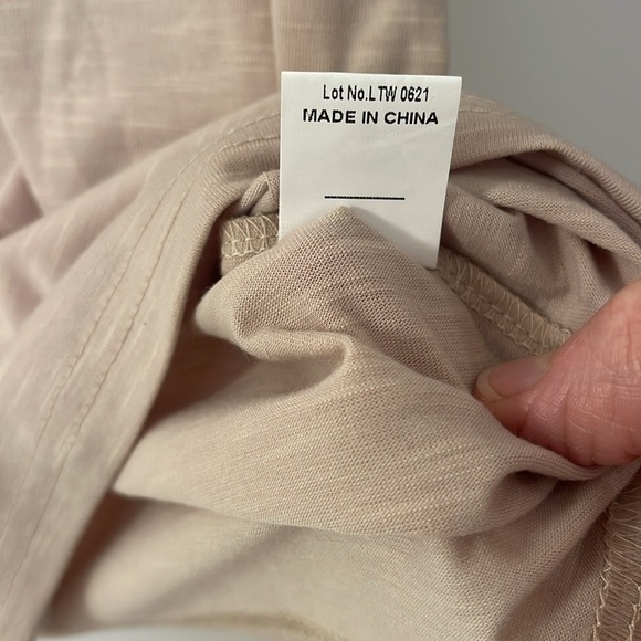 NWT MIHOLL Top/ knit with ruffles - Picture 10 of 10